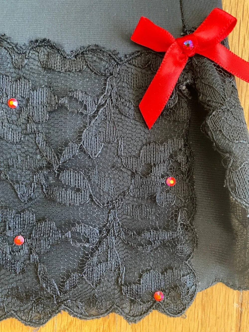 Vintage 60s Embellished Nylon Half Slip *Medium* BLACK Red Side Split Lace Slip - Picture 2 of 5